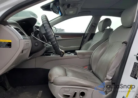 2015 Hyundai Genesis 3.8L z USA, uszkodzony, nr VIN KMHGN4JE6FU083500